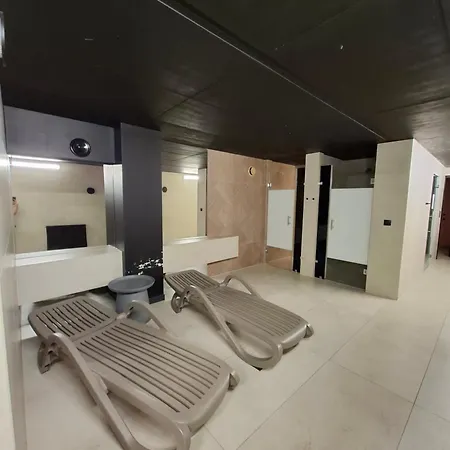 Apartment Traugutta Angelcity Gym & By Bookinghost